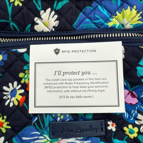NWT VERA BRADLEY Iconic RFID Little Crossbody Moonlight Garden - Picture 4 of 9